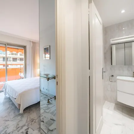 2 Pieces A Deux Pas Du Centre De Cannes
